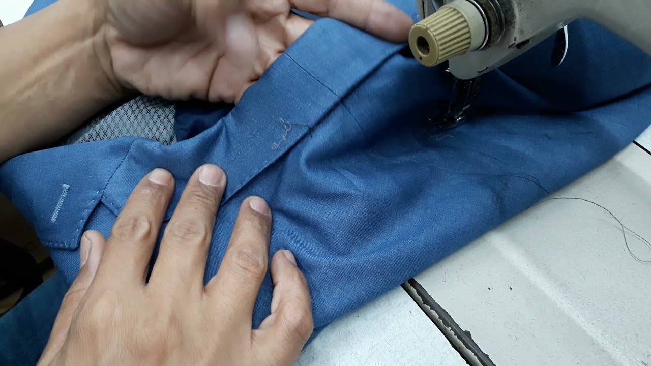 Tem como ajustar a gola de um terno masculino