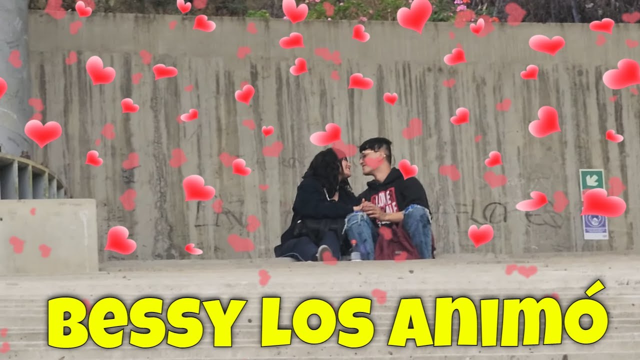 ⁣Con su hermoso canto, Bessy inspira a estas parejitas chilenas a que se demuestren su amor