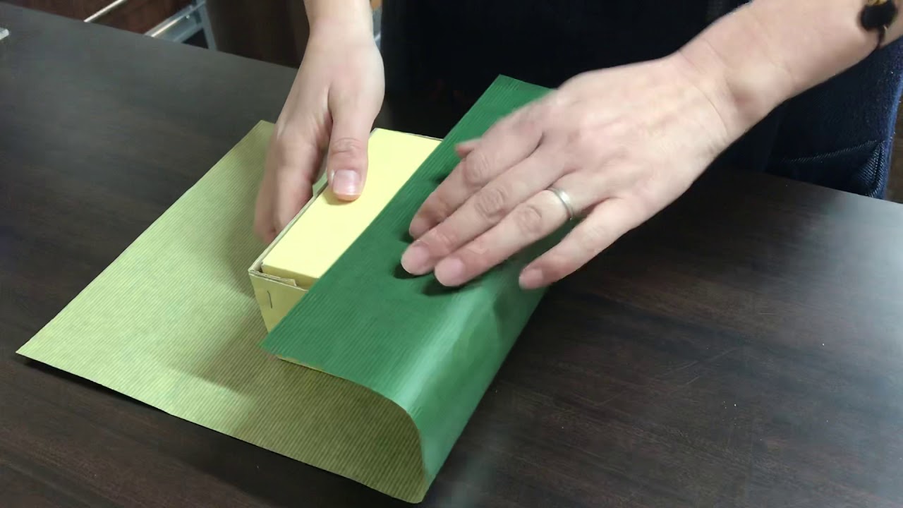 ラッピングの仕方（包装紙編）/ How to wrap a Gift - YouTube