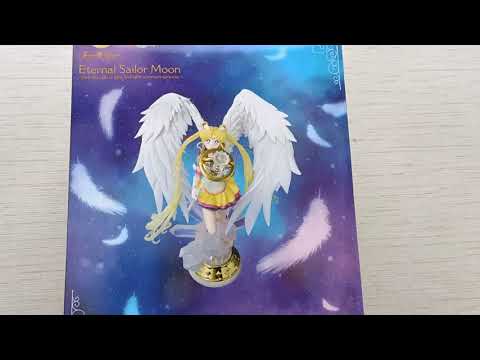 Unboxing Sailor Moon