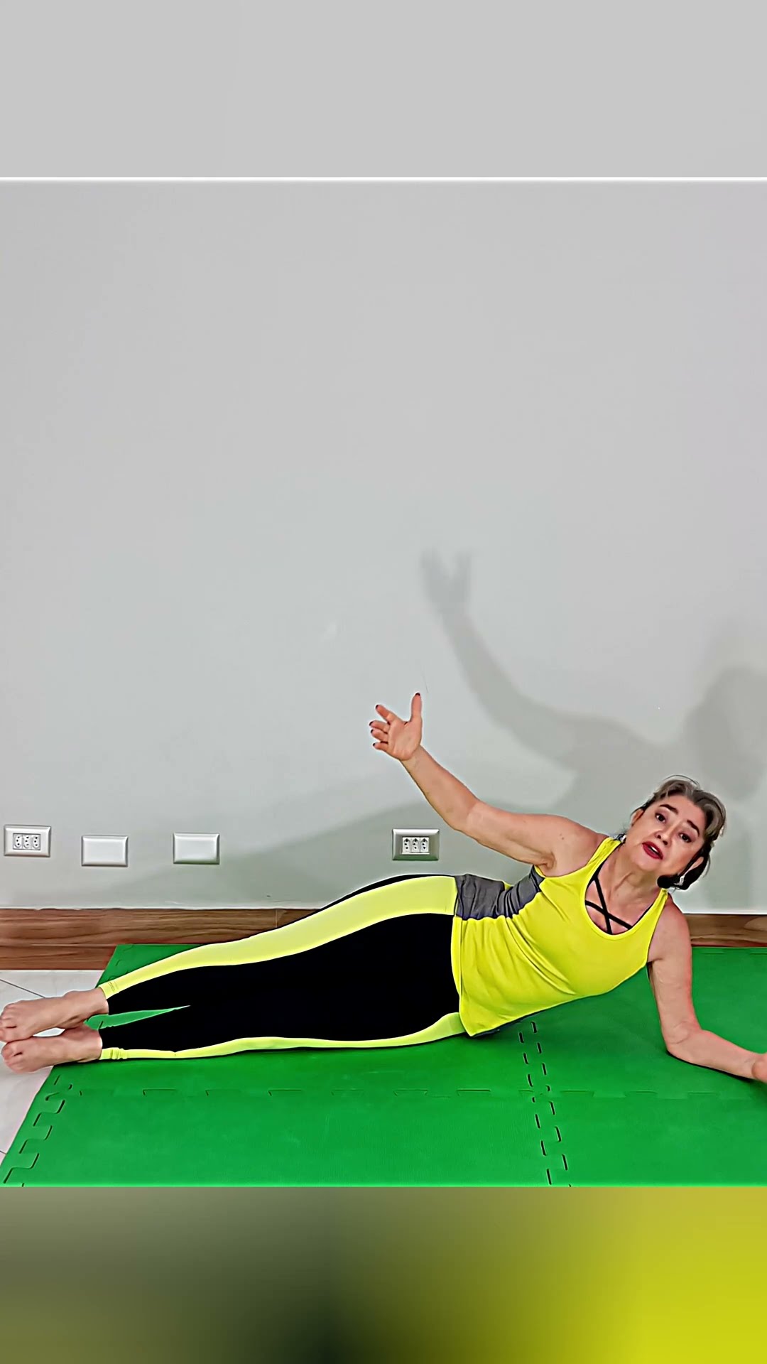 Parte 19 Treino de Pilates na Parede: Fortaleça e Alongue-se de Forma Diferente! ?️‍♀️?