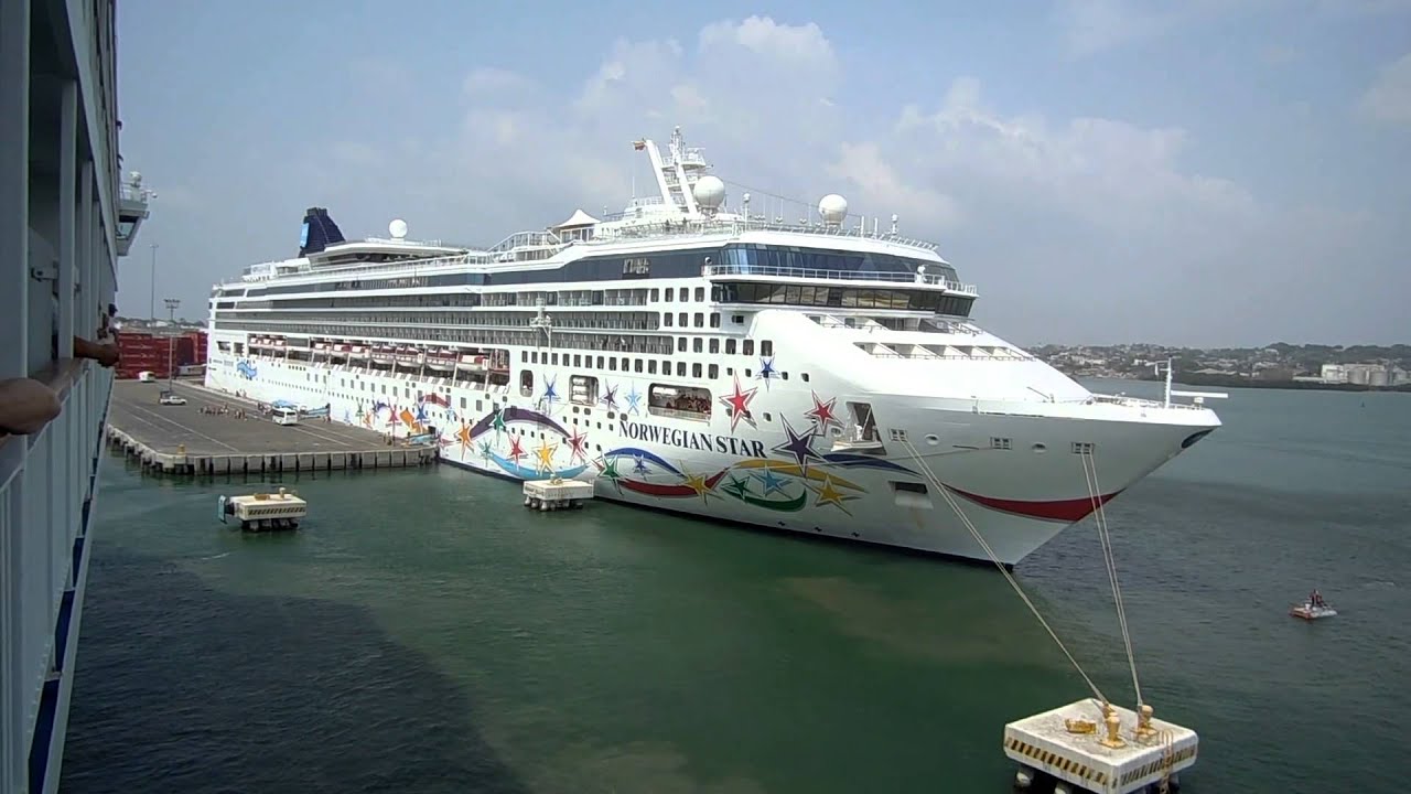 NORWEGIAN STAR  vs   NORWEGIAN SUN....  FOG HORNS