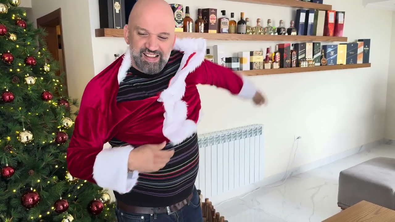 عيد ميلاد يسوع المسيح ما بيكتمل إلا بالعطاء ، ينعاد عليكم بالصحة والعافية ❤️❤️