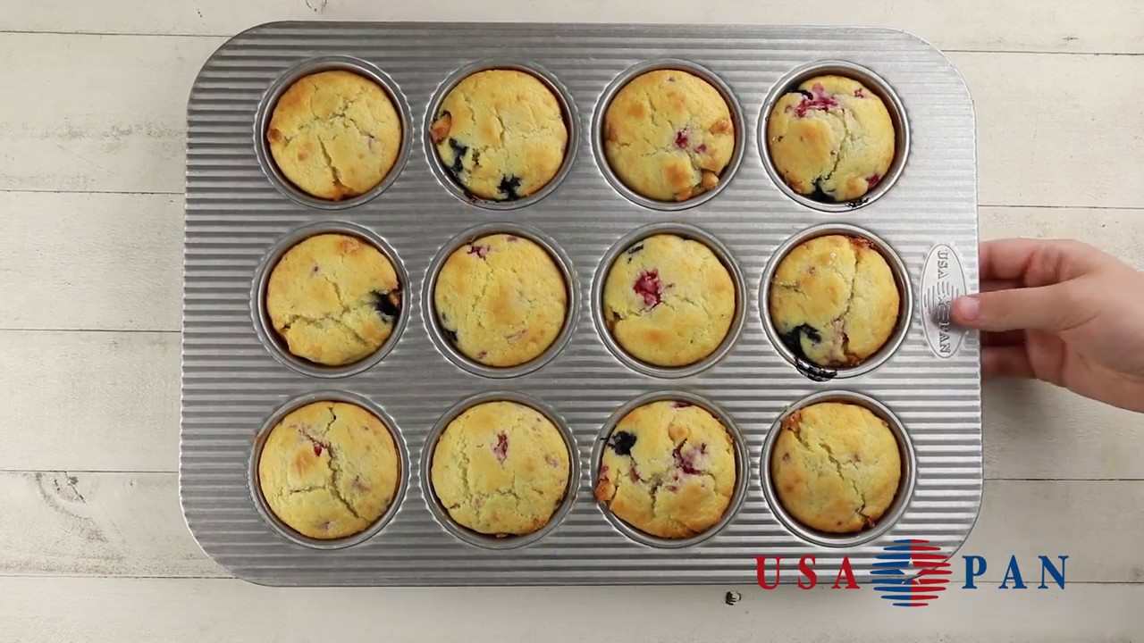 USA Pan  12 Cup Muffin Pan and Lid – Plum's Cooking Company