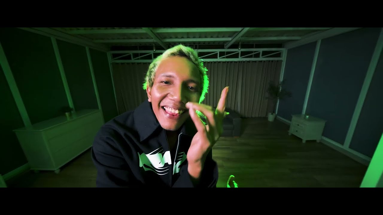 Watch shamey, joanelune, GunZ - BAPER (Music Video) on YouTube Watch shamey, joanelune, GunZ - BAPER (Music Video) on YouTube