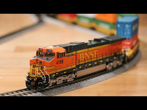 Walthers HO Scale Intermodal Train Unboxing