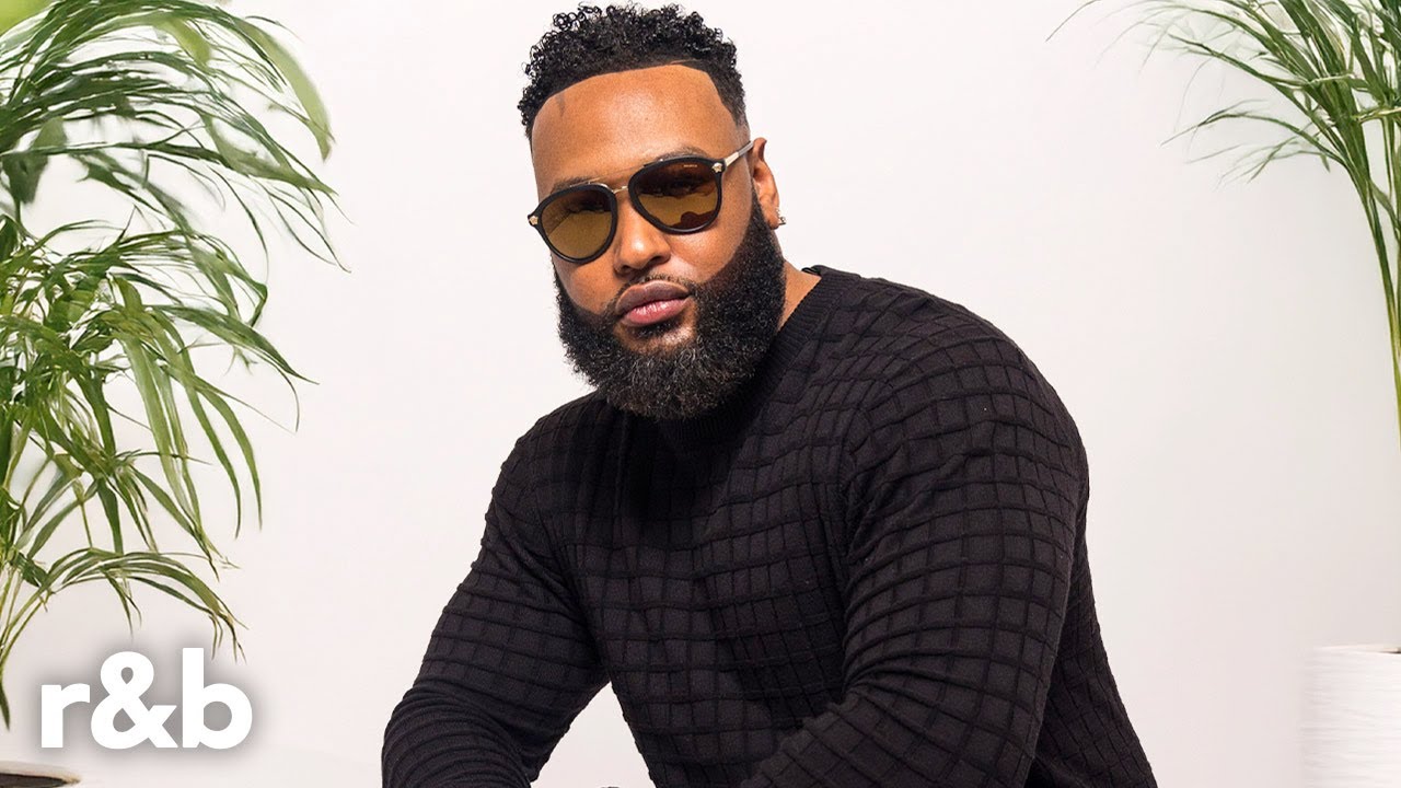 Trav Torch - She's Calling Me (Lyrics)