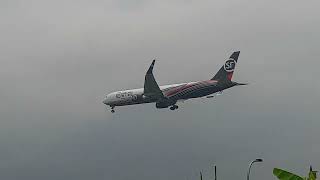 SF Airlines Boeing 767-300F CLOSE UP Landing At Noibai Airport