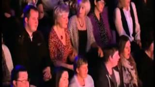 Britain #039;s Got Talent  Cậu nhóc 7 tuổi bịt mắt đánh đàn gây  choáng  nước Anh