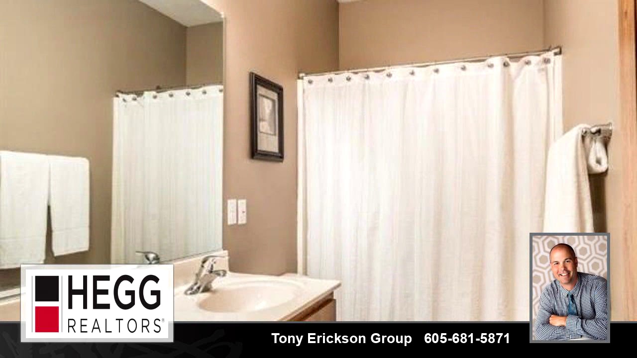 Residential for sale - 2301 S Hofstad Ave, Sioux Falls, SD 57106