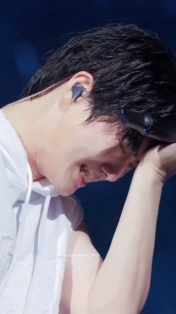 Sedih banget liat papi nangis #suho #exo