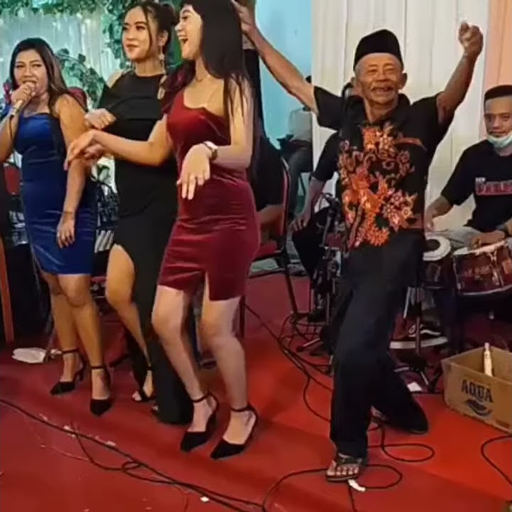 VIRAL ||Bapak Haji Sawer Uang Banyak•