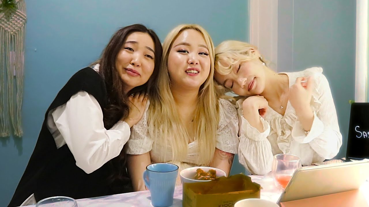 Dana moon. Dana moon. Itzy лиа. далмун. Itzy yuna 2021.