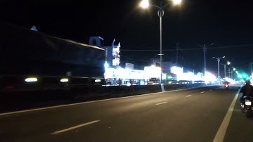 Phố công nhân dọc Quốc lộ 1A khi về đêm - đoạn qua KCN Tân Hương, huyện Châu Thành, tỉnh Tiền Giang