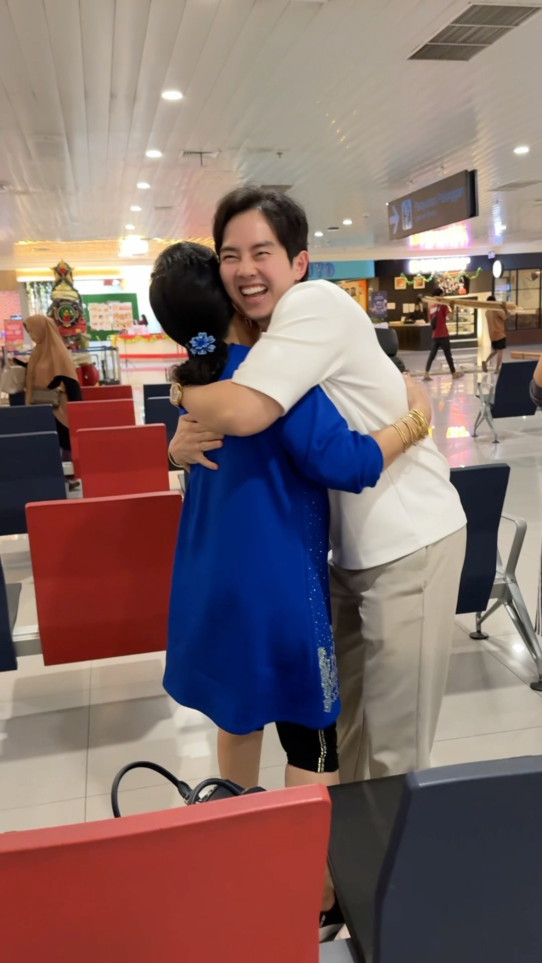 Selamat hari ibu ma! Bersyukur banget aku sampe hari ini masih punya mama lengkap yg sayang sama aku