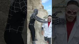 سبايدر مان ضد الزوم...