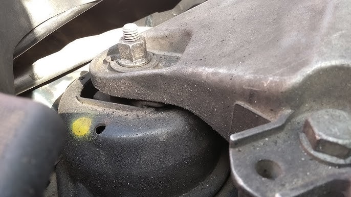 Ota qizini porno filmda yomon baho olgani uchun jazoladi. Lezbiyenlar ruscha suhbatni yoldan ozdiradilar