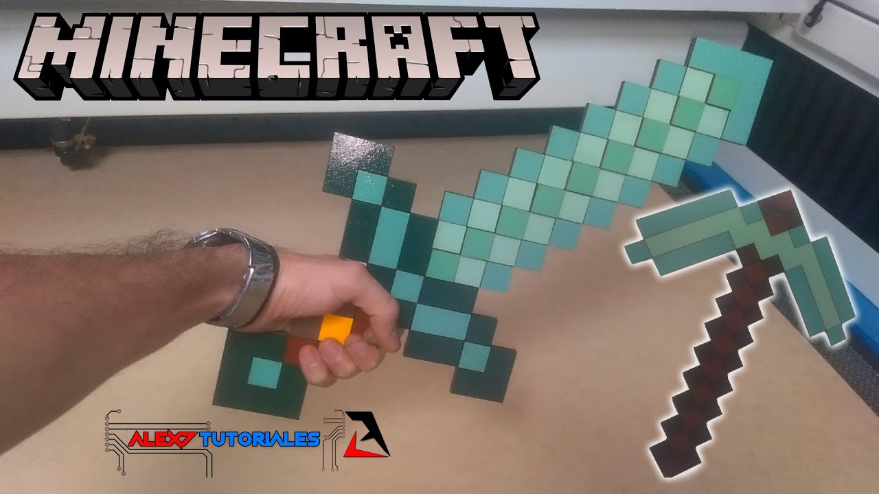 Minecraft Disfraz Espada y Pico de Diamante Transformable : :  Juguetes y Juegos