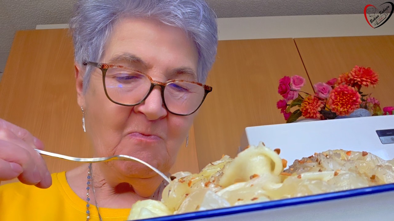 FLEKICE SA KUPUSOM, NAVALI NARODE NEĆETE PRESTATI DA JEDETE SAMO KLIZI NIZ GRLO