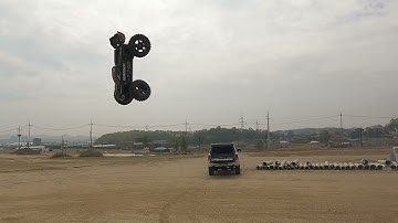 ARRMA KRATON 8S EXB JUMP