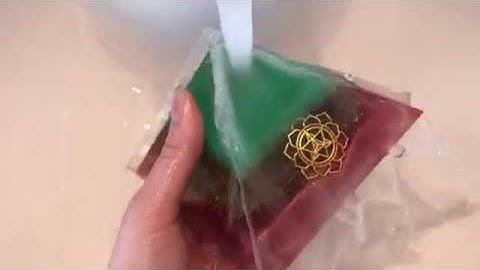 Together making an orgonite - part 6 - The Winner!! (Dutch)