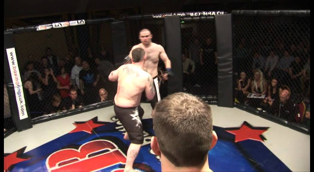Amateur Cage Battle 1 - MMA Michael Reilly vs Carl Evans [MMA]