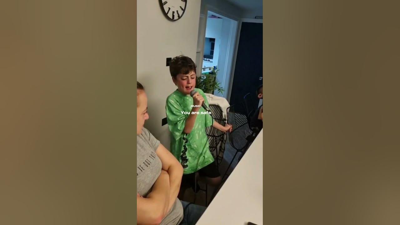 Talented Kid sings My Heart Will Go On with his whole heart
