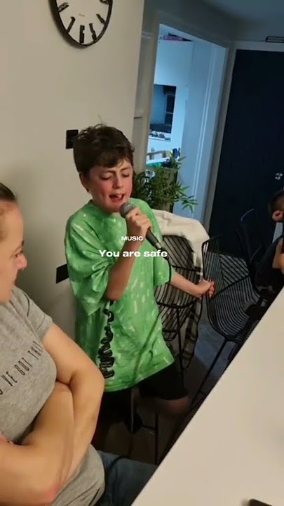 Talented Kid sings My Heart Will Go On with his whole heart