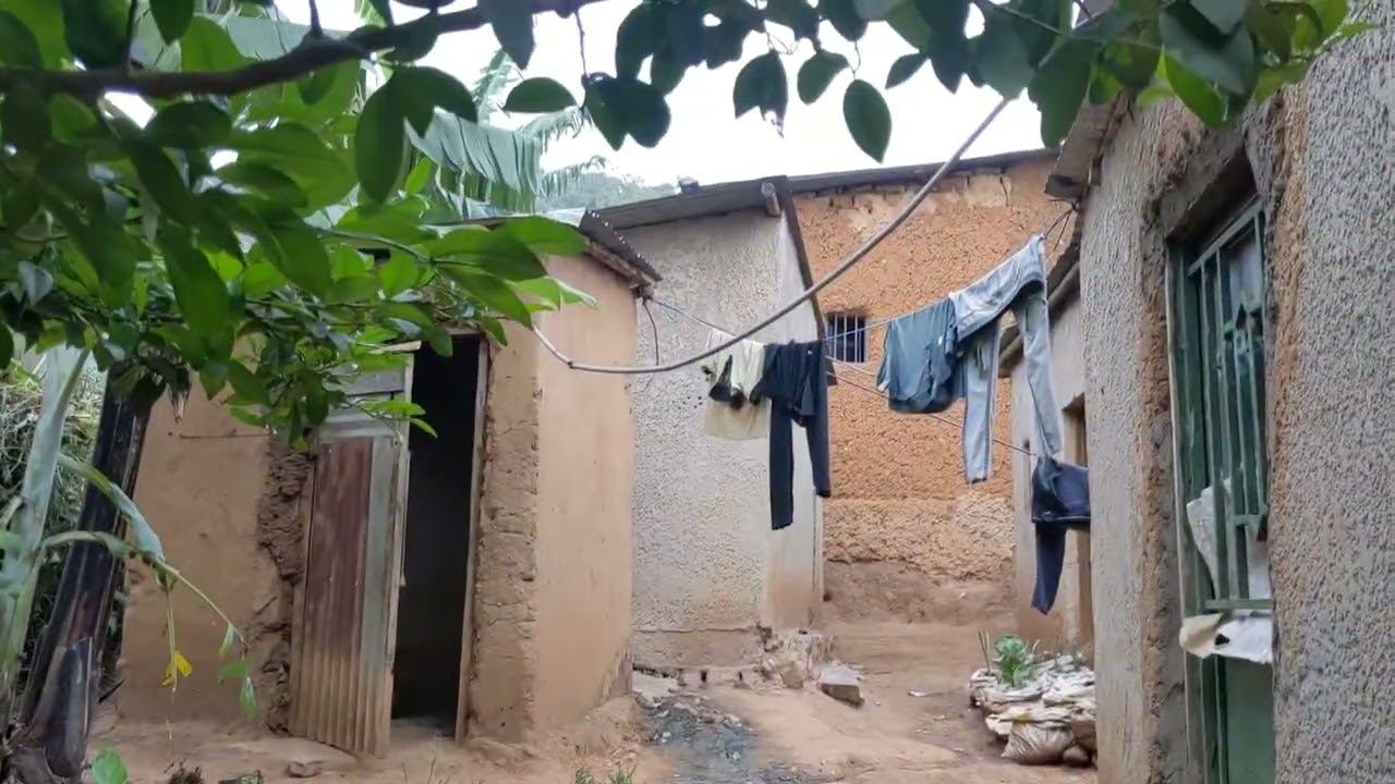 Irebero Izi nzu ziragurishwa 32million mumujyi wa Kigali +250783072475 video yose iragusobanurira