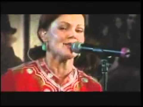 For more Go-Go's: TV Performances, click here: http://www.youtube.com/view_play_list?p=E901381EC194B55C Go-Go's - Head Over Heels (Live in the Star Lounge 20...