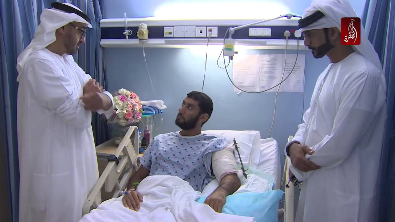 محمد بن زايد يزور المصابين و الجرحى من قواتنا المسلحة في مستشفى زايد العسكري
