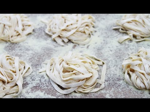 how-to-make-homemade-pasta-with-chickpea-flour-(garbanzo-bean-flour)