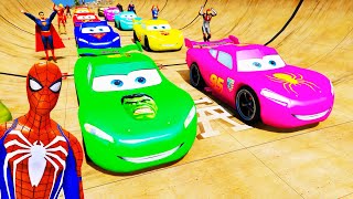 Carros  MC 95 do Homem Aranha salto de rampa Desafio SUPERHERO and Friends Stunt GTA 5