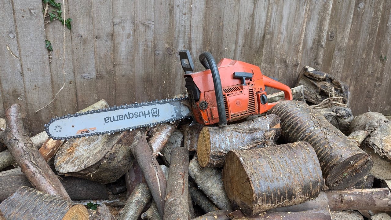 Chainsaws are a drug! Husqvarna 61/266 hybrid ripping through 