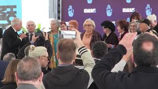 The Partisans Theme Yom Ha Shoah L.a. Holocaust Museum Ceremony, Led By Mike Kuni Lemel Burstyn