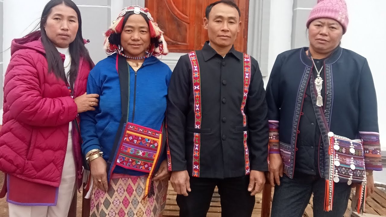 ความอบอุ่นที่ อาข่าในประเทศลาวมอบให้ ถ้าใครได้สัมผัสลืมไม่ลงเลยค่ะ