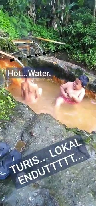 Turis lokal bocil berenang(air hot)