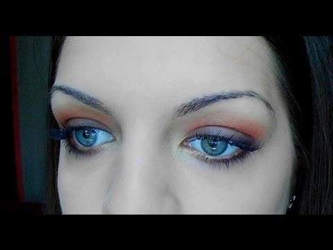 Видео: Моден грим за бала 2018 за сини очи