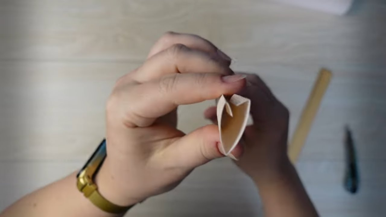 Шикарная плетеная корзина из остатков обоев и картона своими руками. Идеи организации и хранения