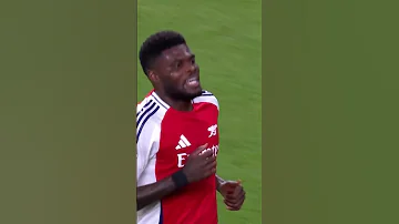 SAKA S FREE KICK GOES STRAIGHT IN ARSENAL VS PSG 