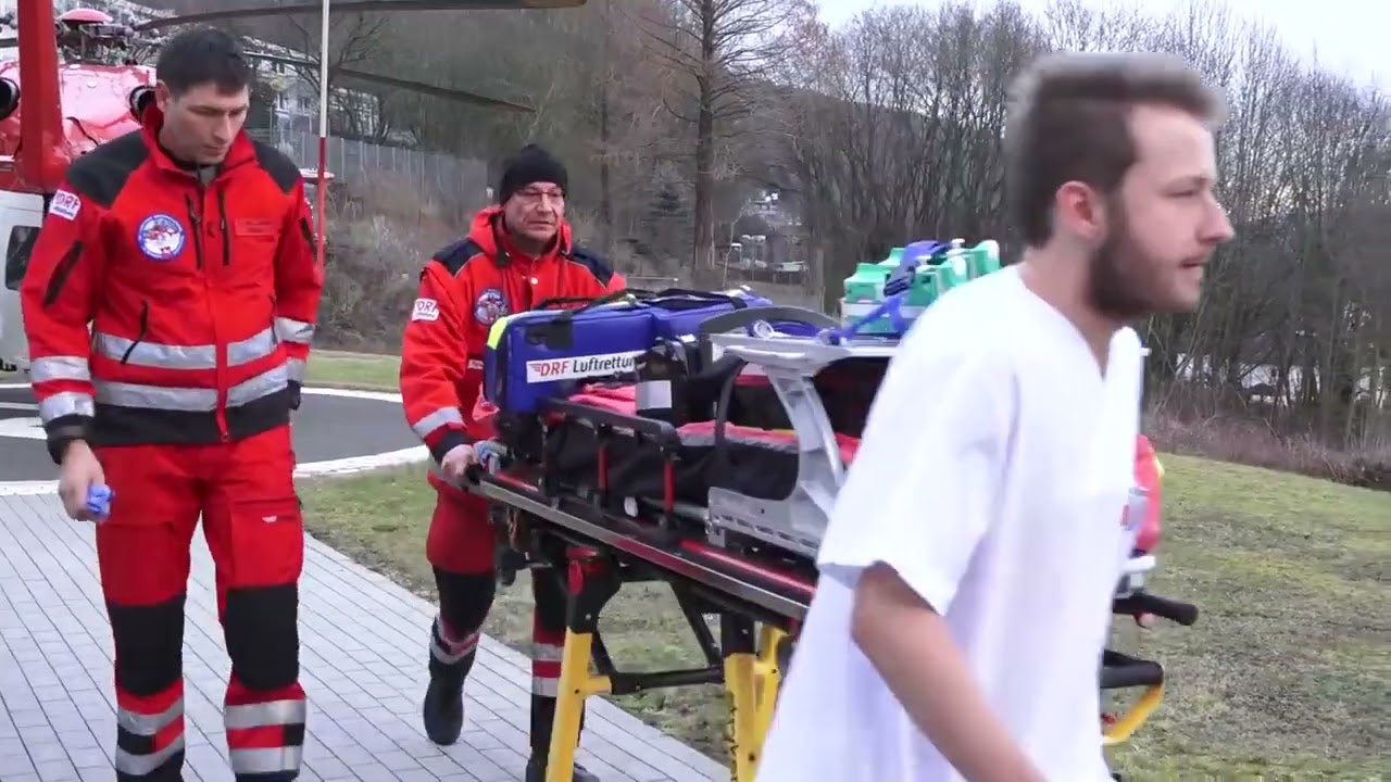 Rettungshubschrauber Doku - Die fliegende Intensivstation - Christoph Niedersachsen