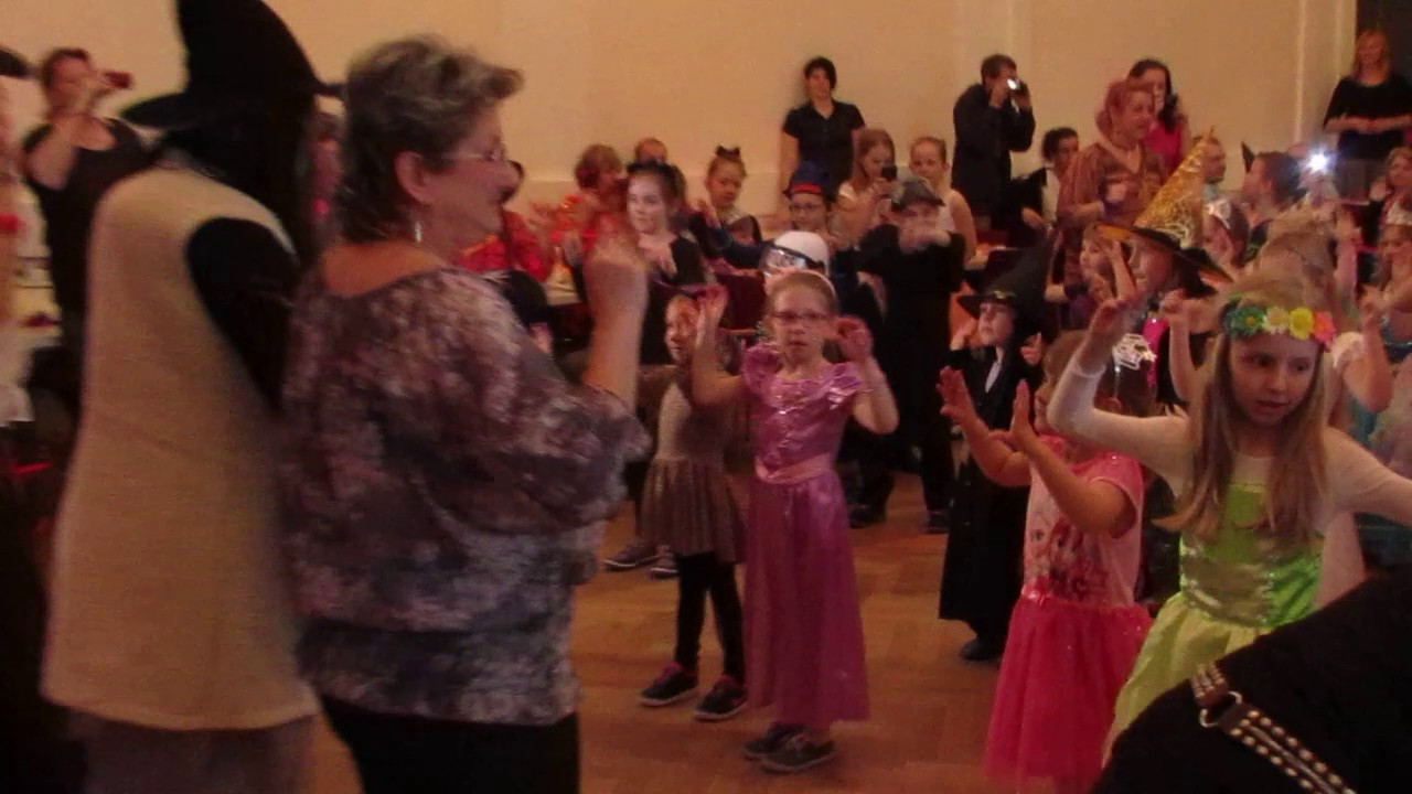 DĚTSKÝ KARNEVAL 2017 -PTAČÍ TANEC