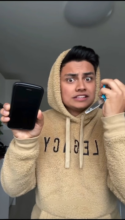 Waka Waka Song  🎶 . Mobile 📱 broke magic fail 🤯#shorts #magic #song #wakawaka