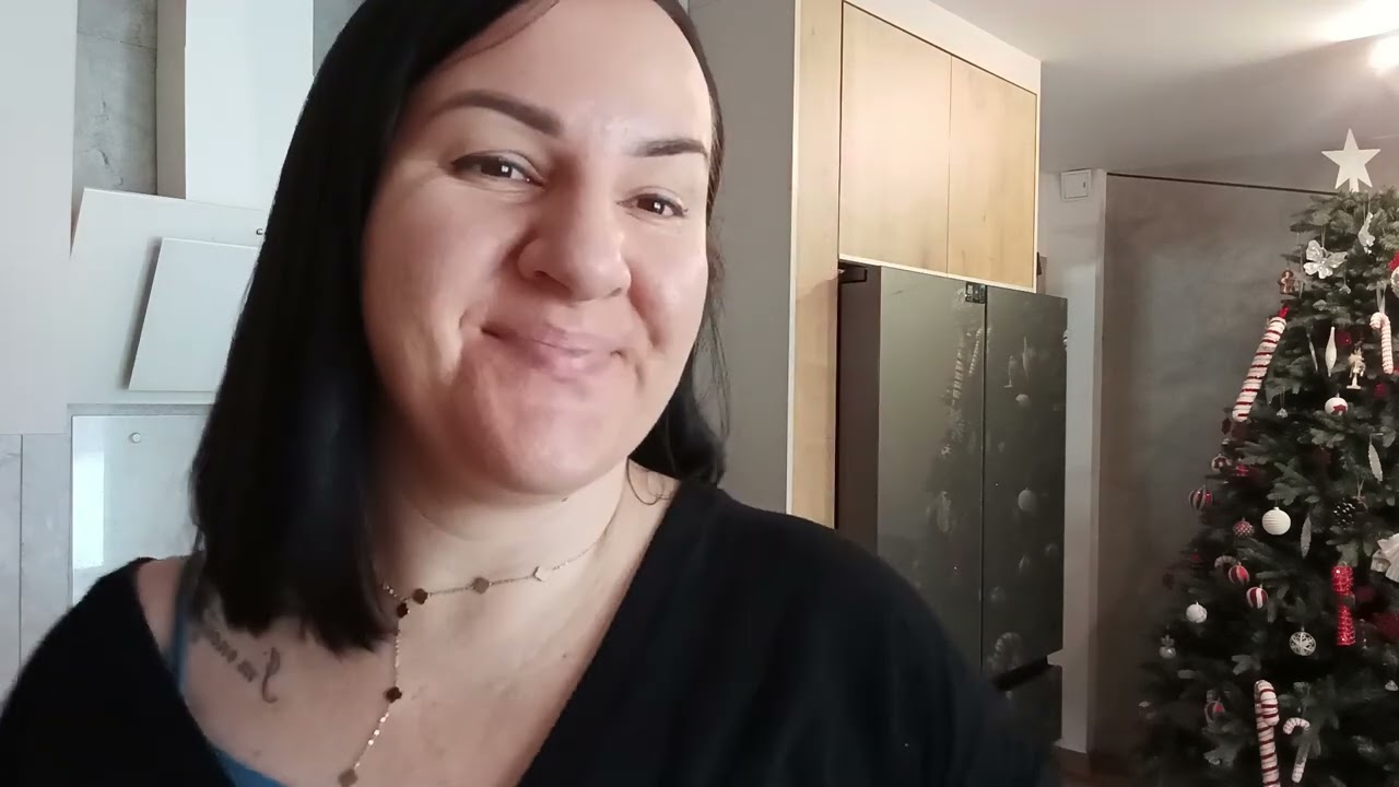 Przeprowadzka Barego, sprzątanie choinki