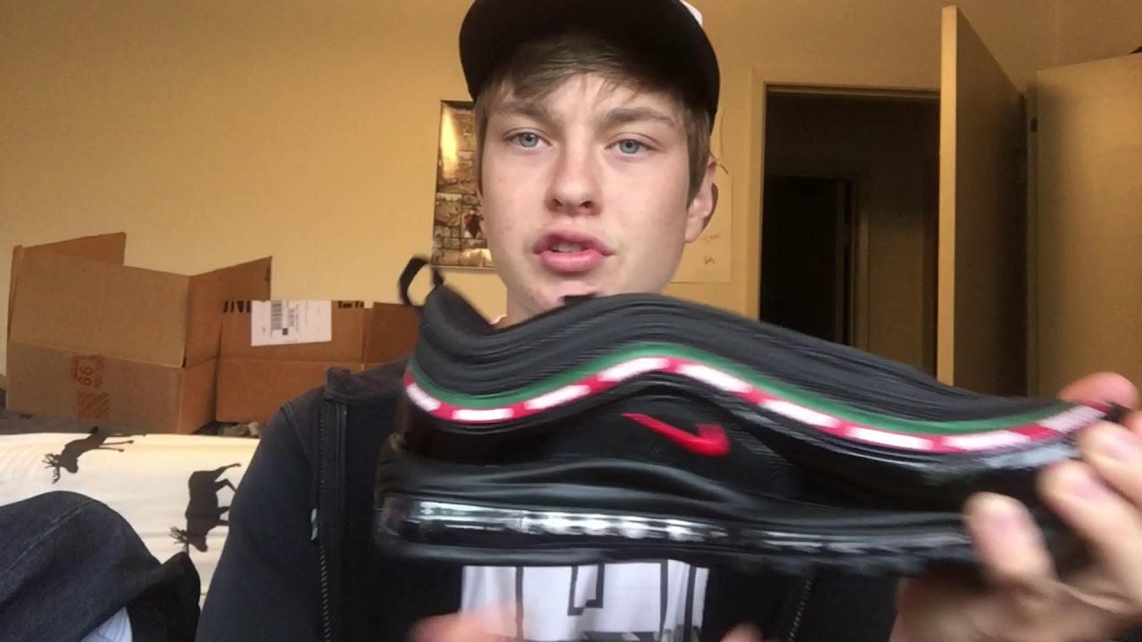 Undefeated Airmax 97 unboxing+review - YouTube