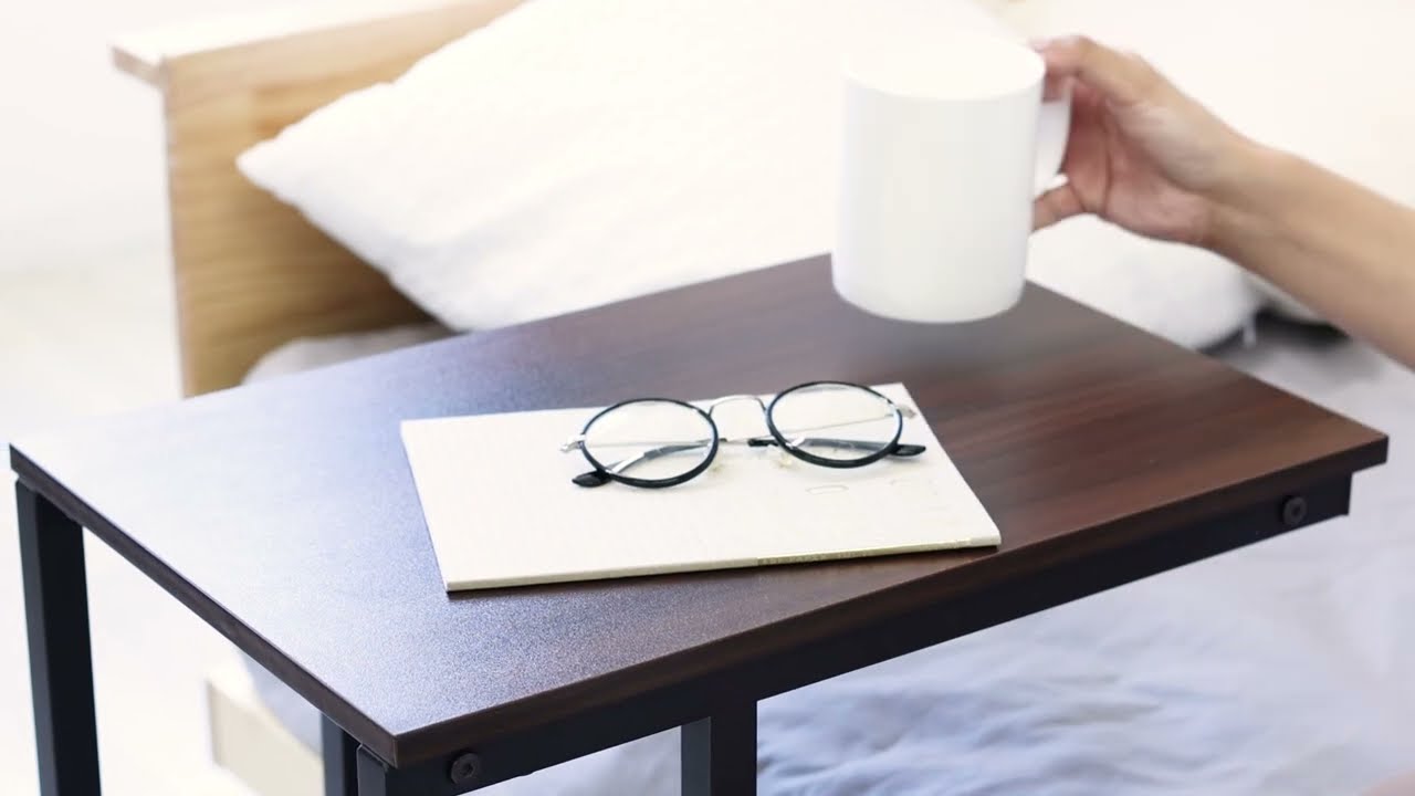 落ち着いた色味でどんなお部屋にもなじむ、温かみのある木目調デザイン