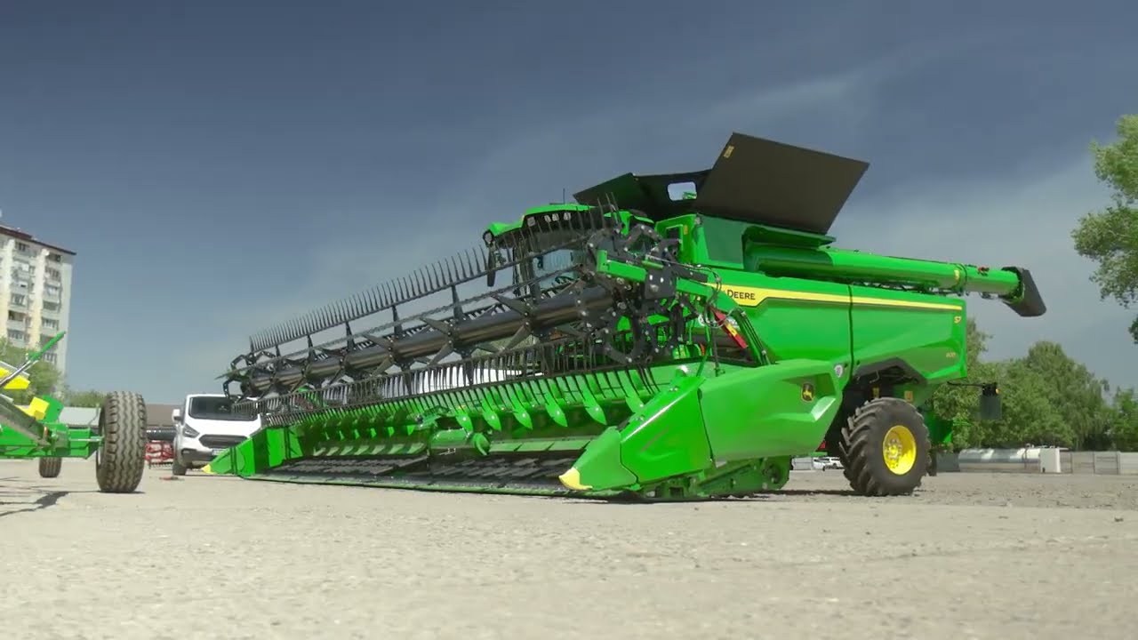 Pozrite si najkrajšie momenty zo žatvy - John Deere S7 900