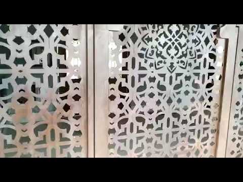 Belíssima porta estilo árabe com mola Marix