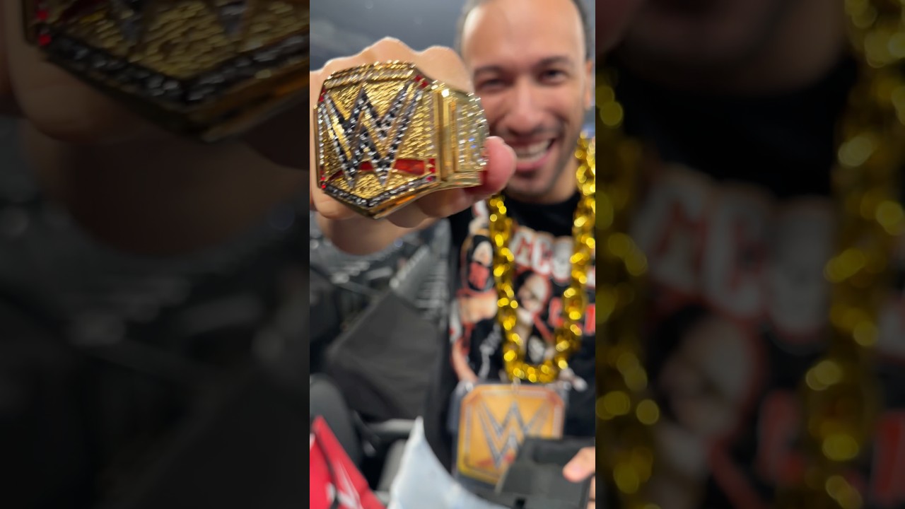 WWE VIP Experience Goodie Bag Unboxing at #WWE #Smackdown #WWEPhoenix #WWELive #RoadToWrestleMania