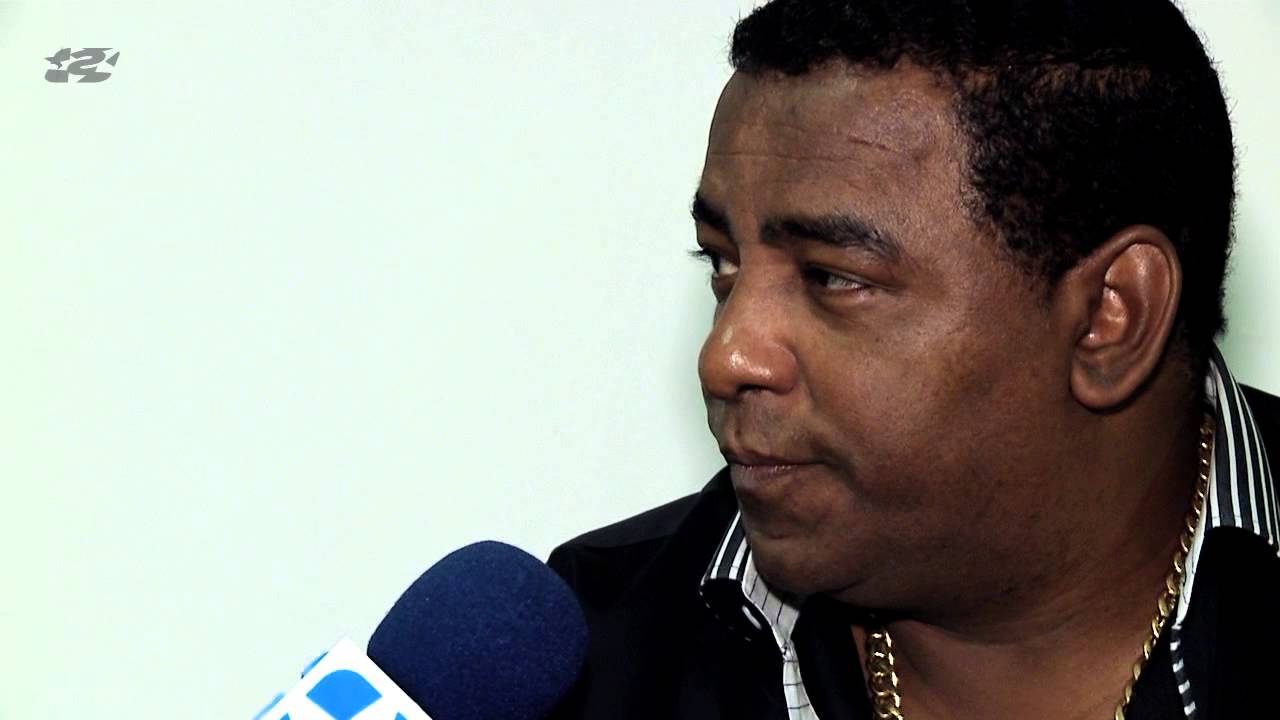 Vocalista do Raça Negra diz que letras românticas deram upgrade no samba